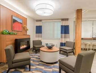 Microtel Inn & Suites By Wyndham Алтуна Интерьер фото